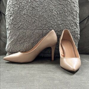 Elegant Beige Women's Pumps Size 8 Ann Taylor